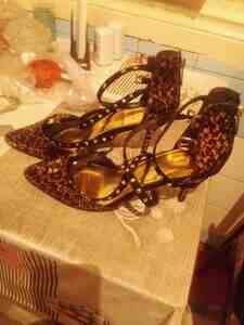 Hündürdaban ayaqqabı Hündürdaban ayaqqabı