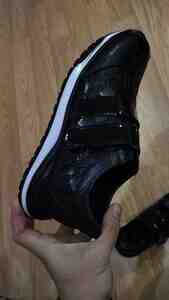 İdman ayaqqabısı İdman ayaqqabısı