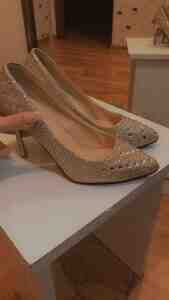 Hündürdaban ayaqqabı Hündürdaban ayaqqabı