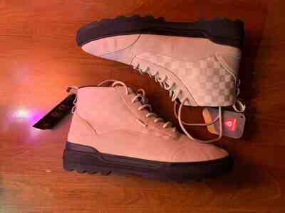 Vans qış ayaqqabısı Vans qış ayaqqabısı