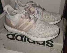 İdman ayaqqabısı Adidas