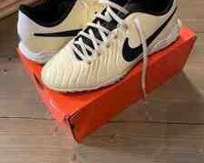 Buts Nike Legend 10 Club Tf