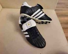 Futbol ayaqqabısı Adidas